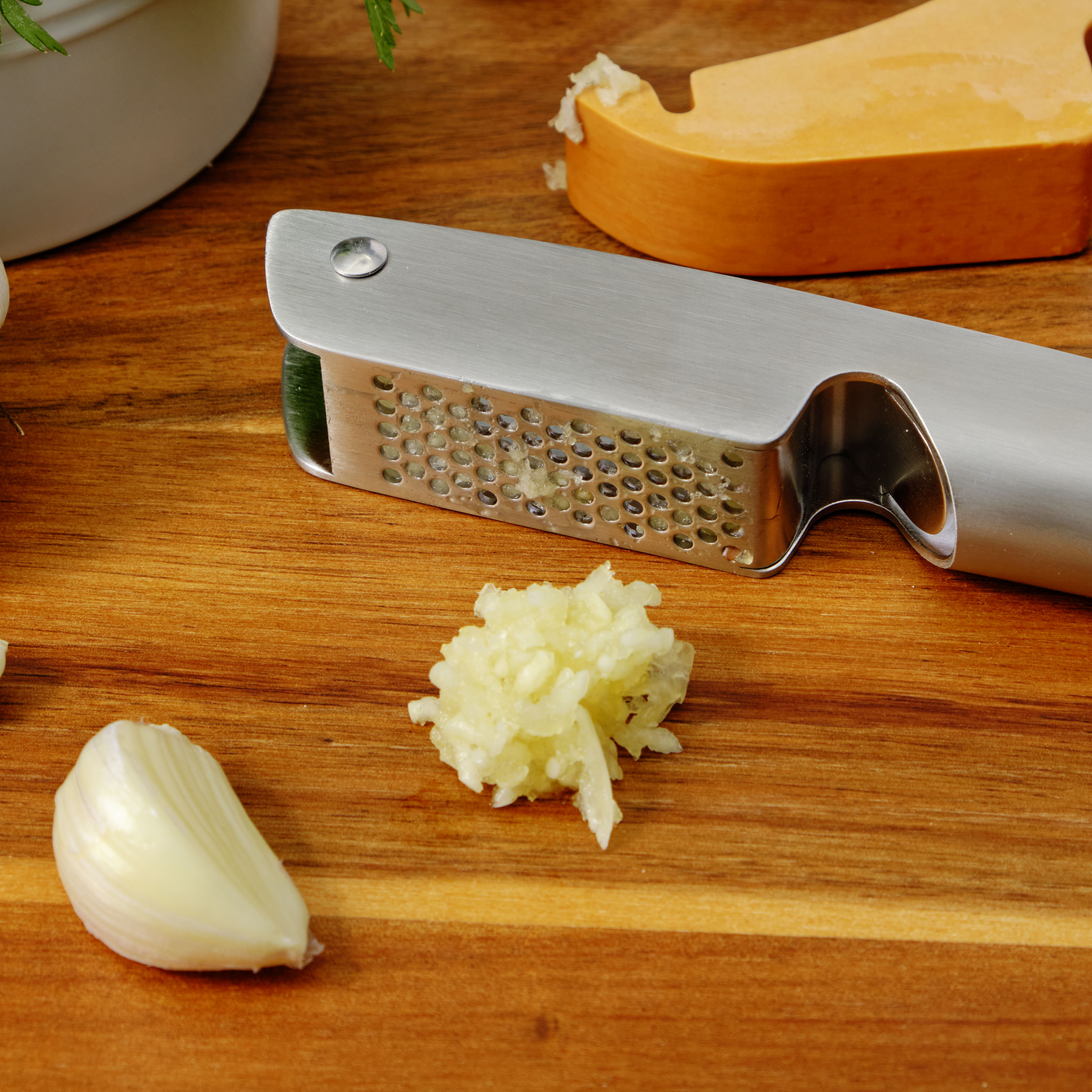 Full Circle Home Garlic Press - Thumbnail 2