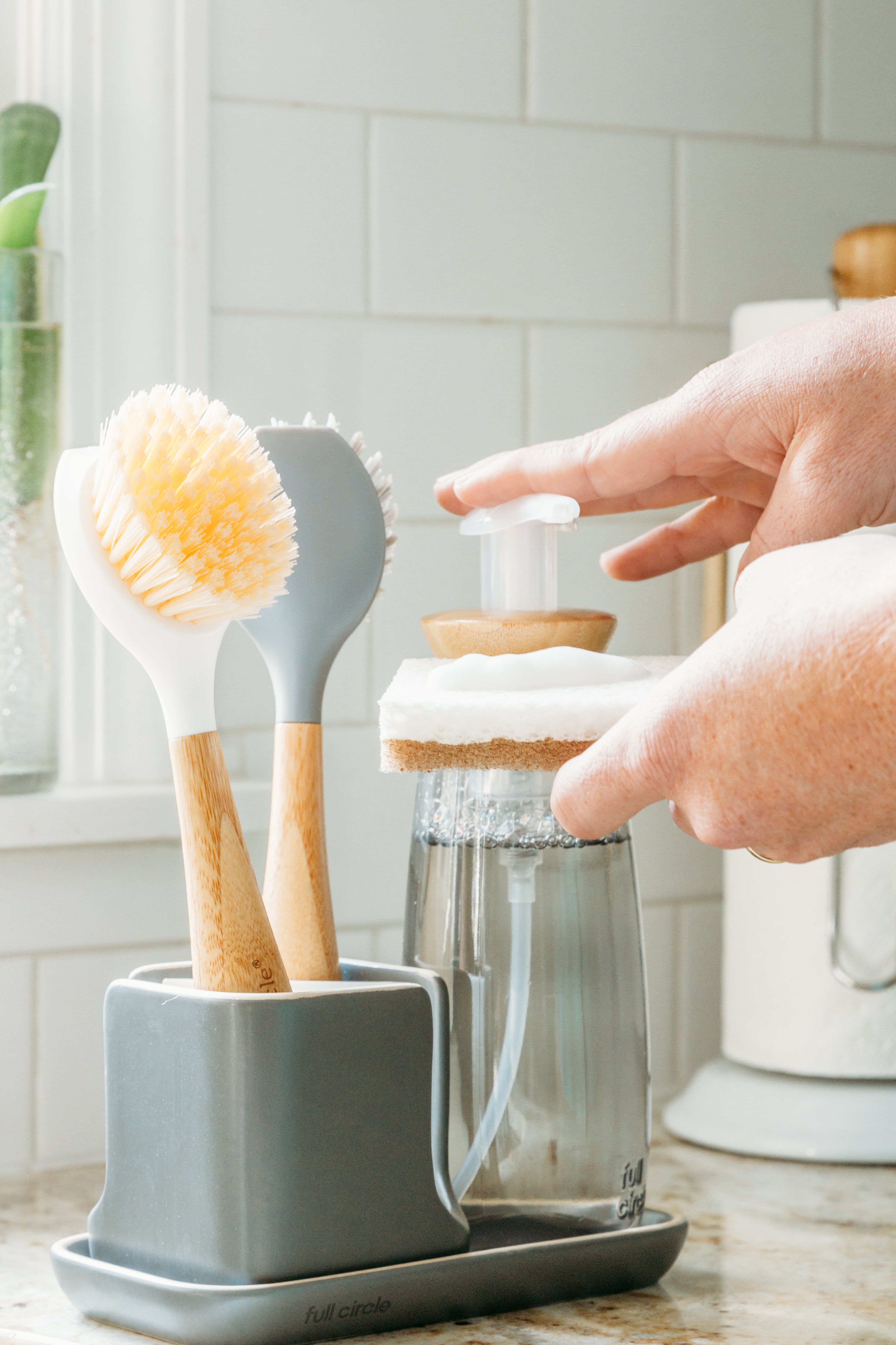 Full Circle Home Daily Dish Brush - Thumbnail 4