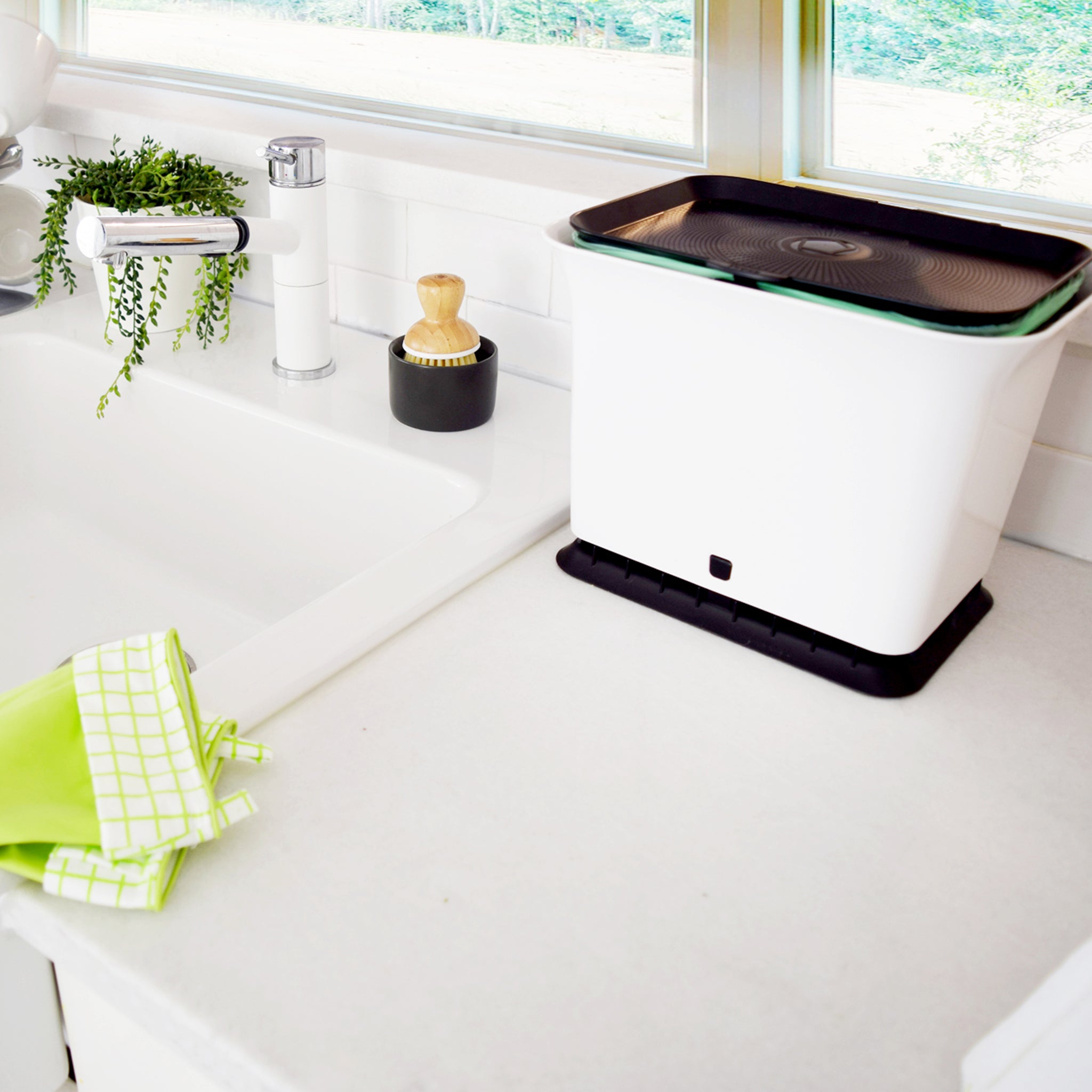 Full Circle Fresh Air 1.5 Gallon Odor-Free Countertop Compost Bin – Full  Circle Home